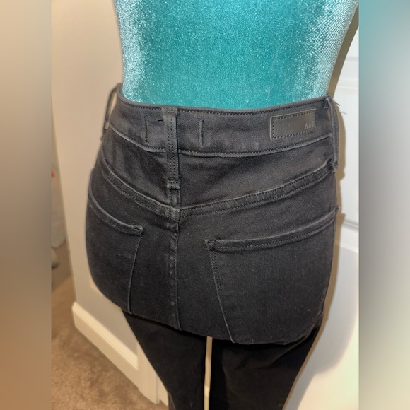 Black Distressed Skinny Jeans 🖤✨ - Picture 5 of 6